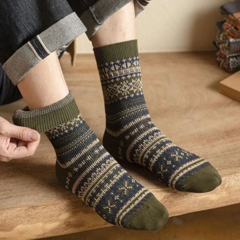 Autumn And Winter Retro Cotton Men's Geometric Jacquard Socks 1