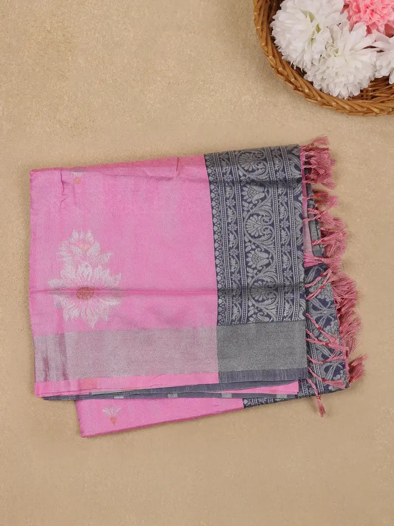 Baby Pink Geometric Diamond Designed Silk Saree 1