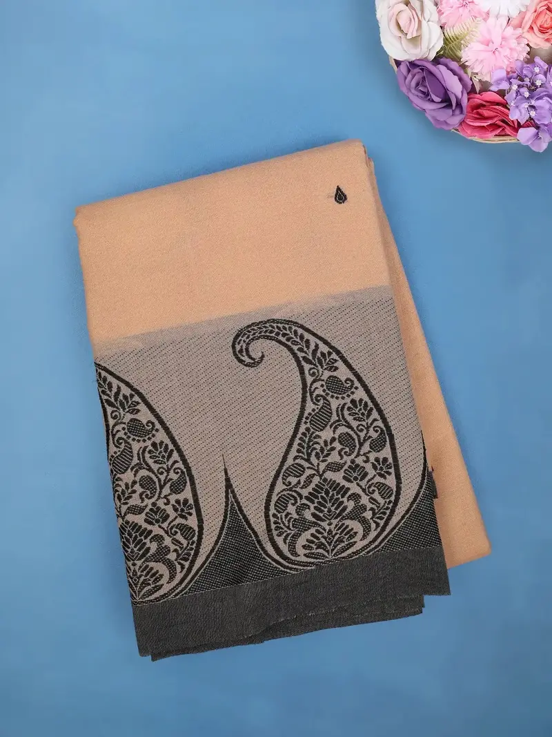 Beige Paisley Deisign Cotton Saree 1