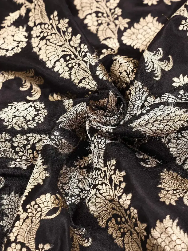 Black Banarasi Saree With Flower Motifs On The Body With Designed Zari Border 2