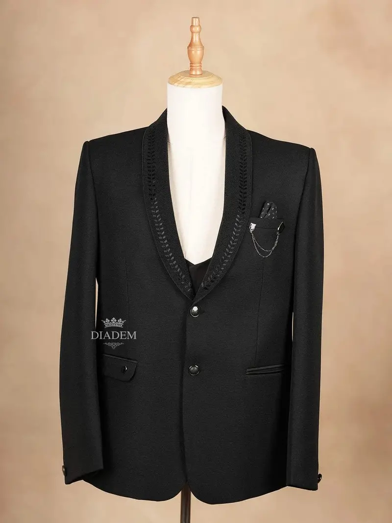 Black Coat Suit Set With Embroidery Designs And Brooch 1
