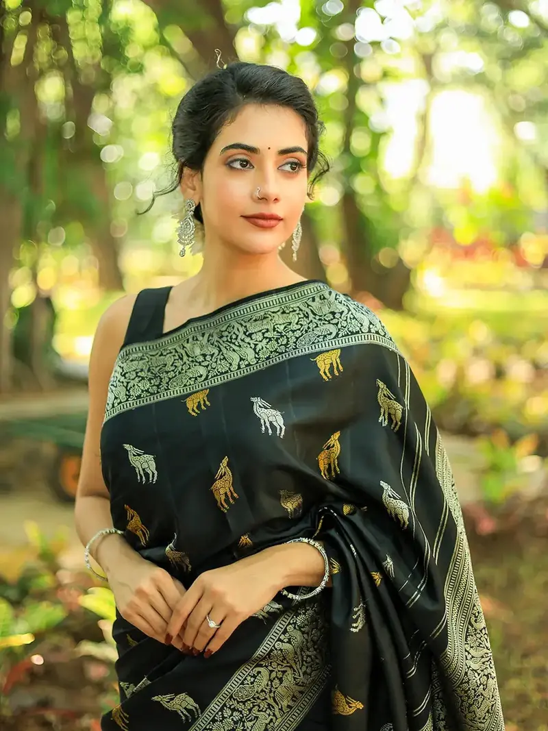 Black Deer Design Pure Kanchipuram Silk Saree 2