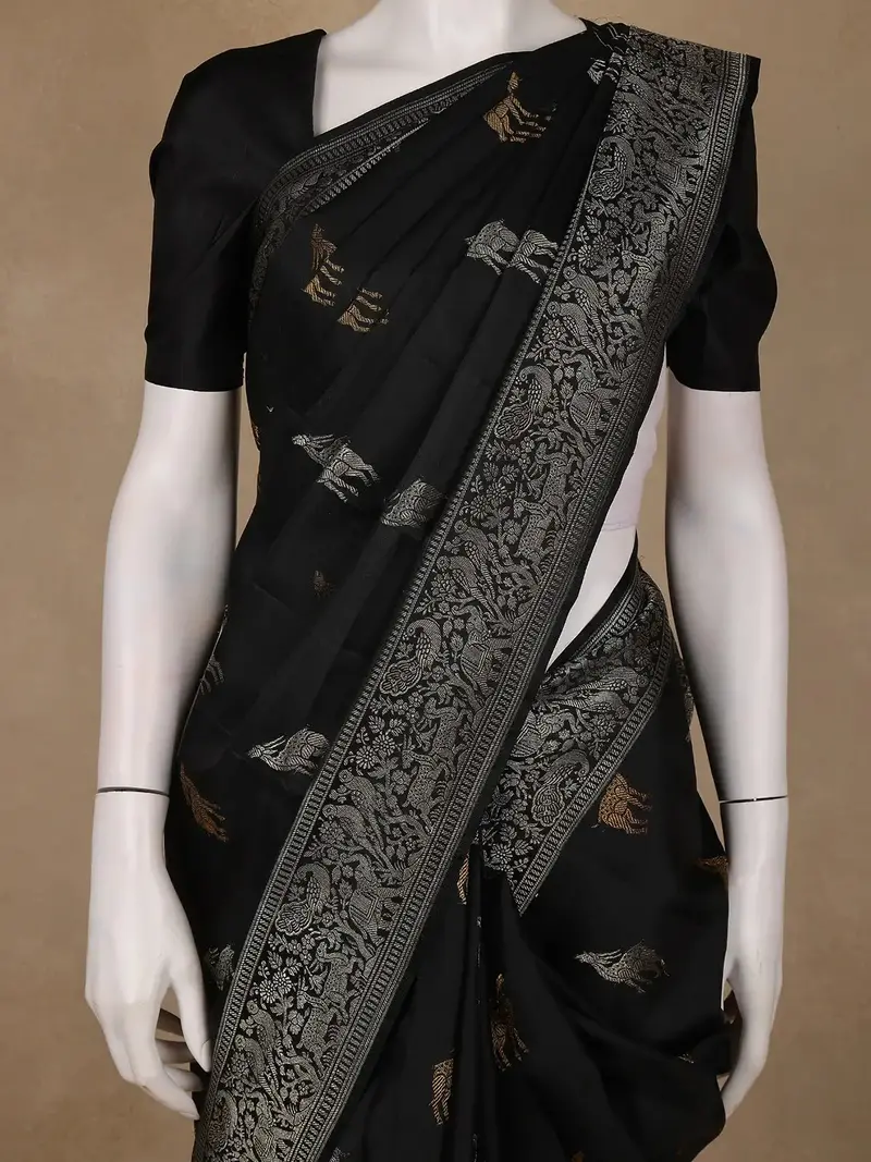 Black Deer Motif Woven Pure Kanchipuram Silk Saree 2