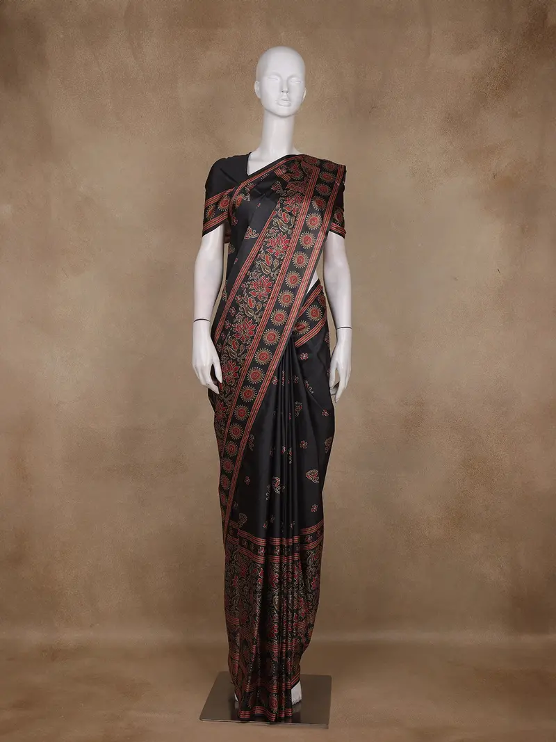 Black Floral Butta Design Tussar Saree With Contrast Border 1