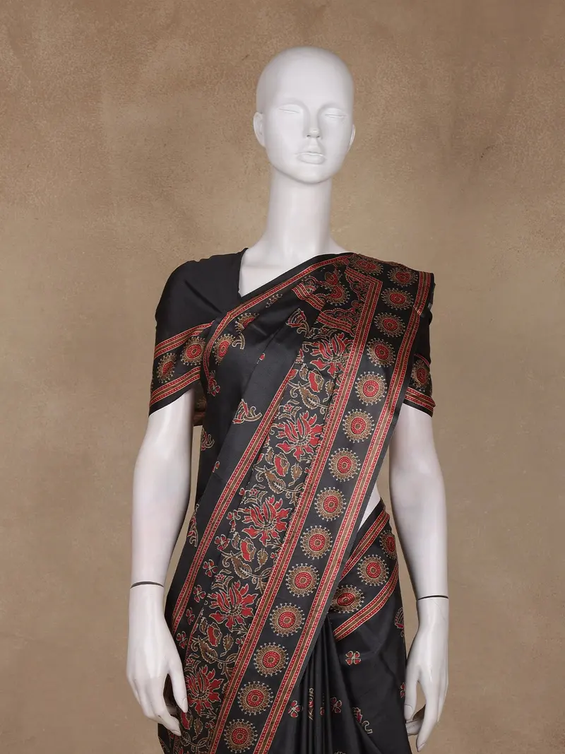 Black Floral Butta Design Tussar Saree With Contrast Border 2