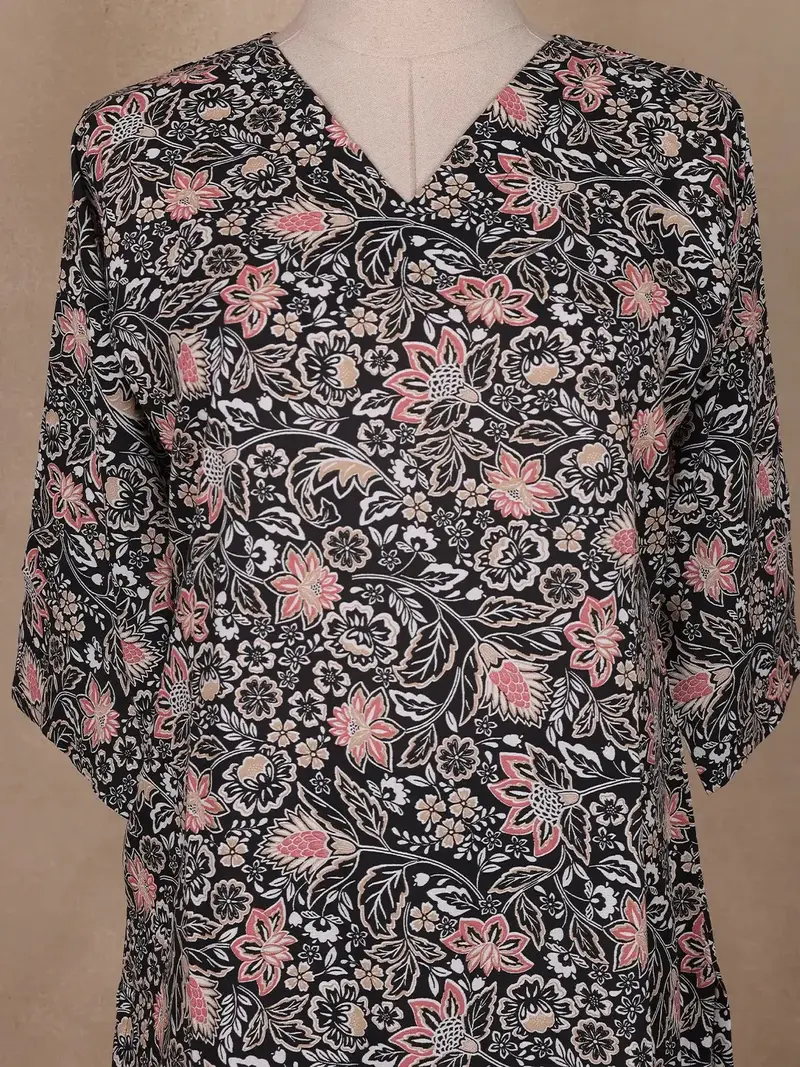 Black Floral Designed Cotton Salwar Suit 3