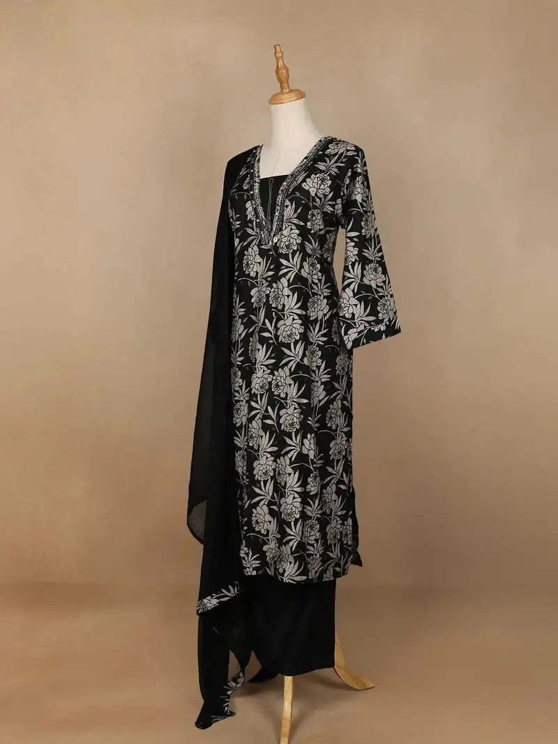 Black Floral Designed Salwar Suit 3