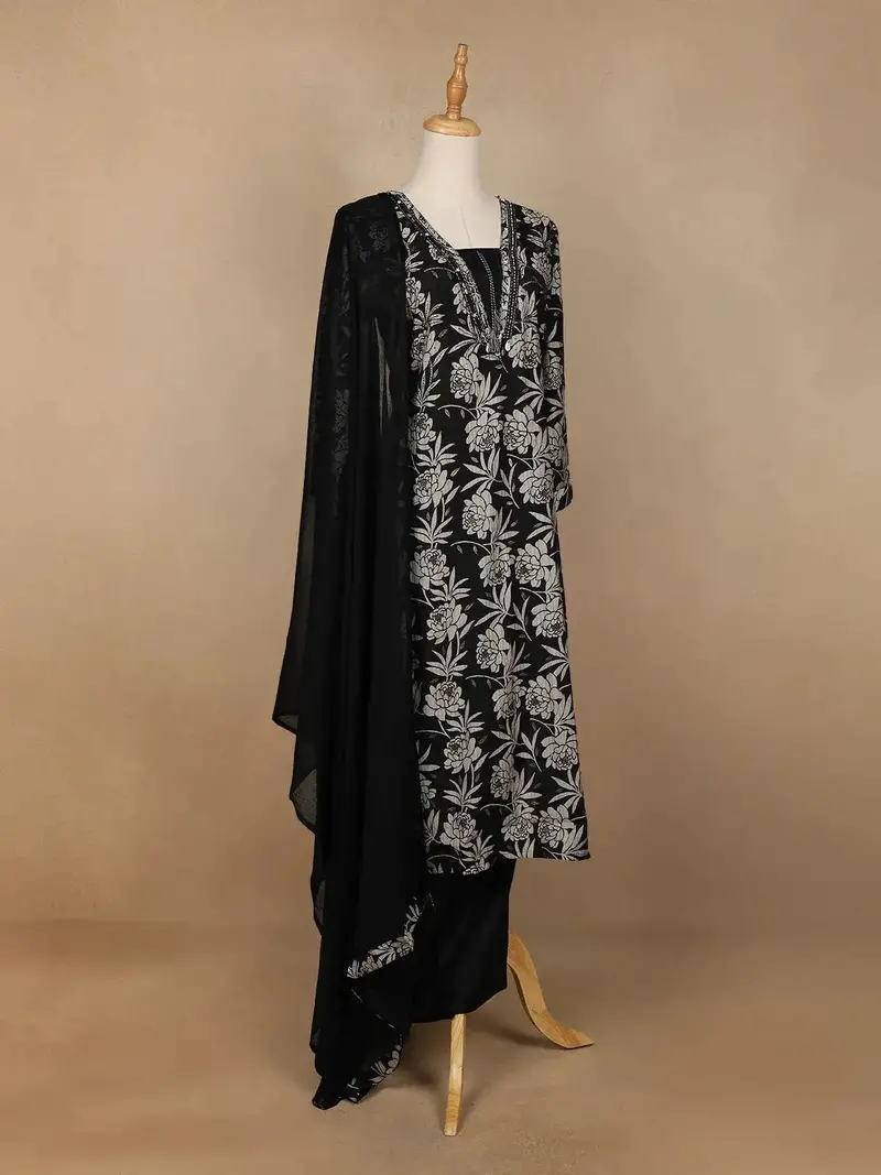 Black Floral Designed Salwar Suit 4