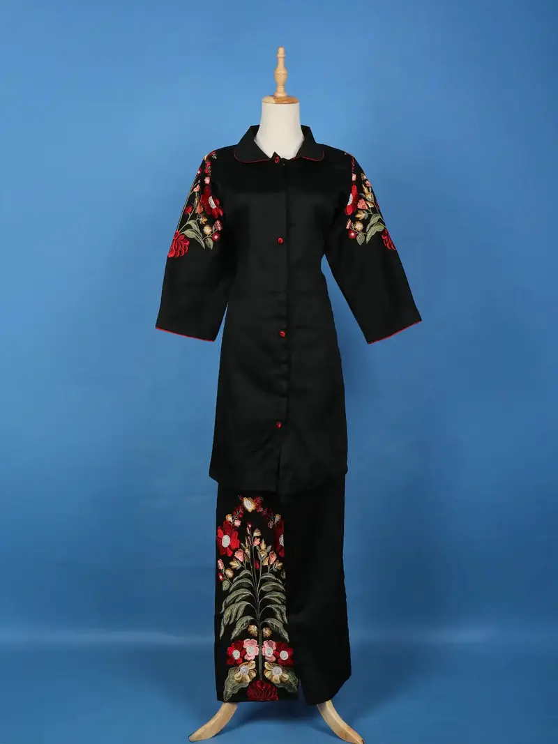 Black Floral Embroidered Cotton Salwar Suit 1