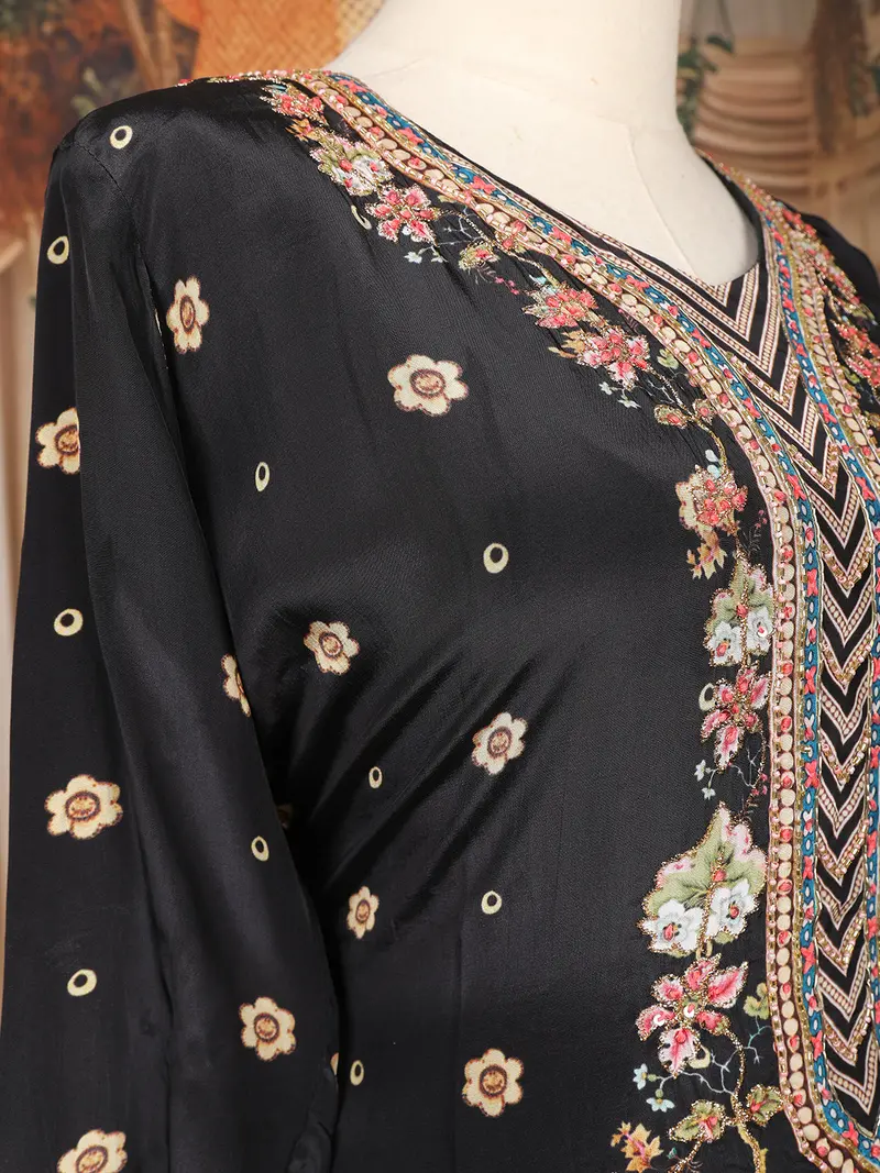 Black Floral Embroidered Crepe Salwar Suit 6