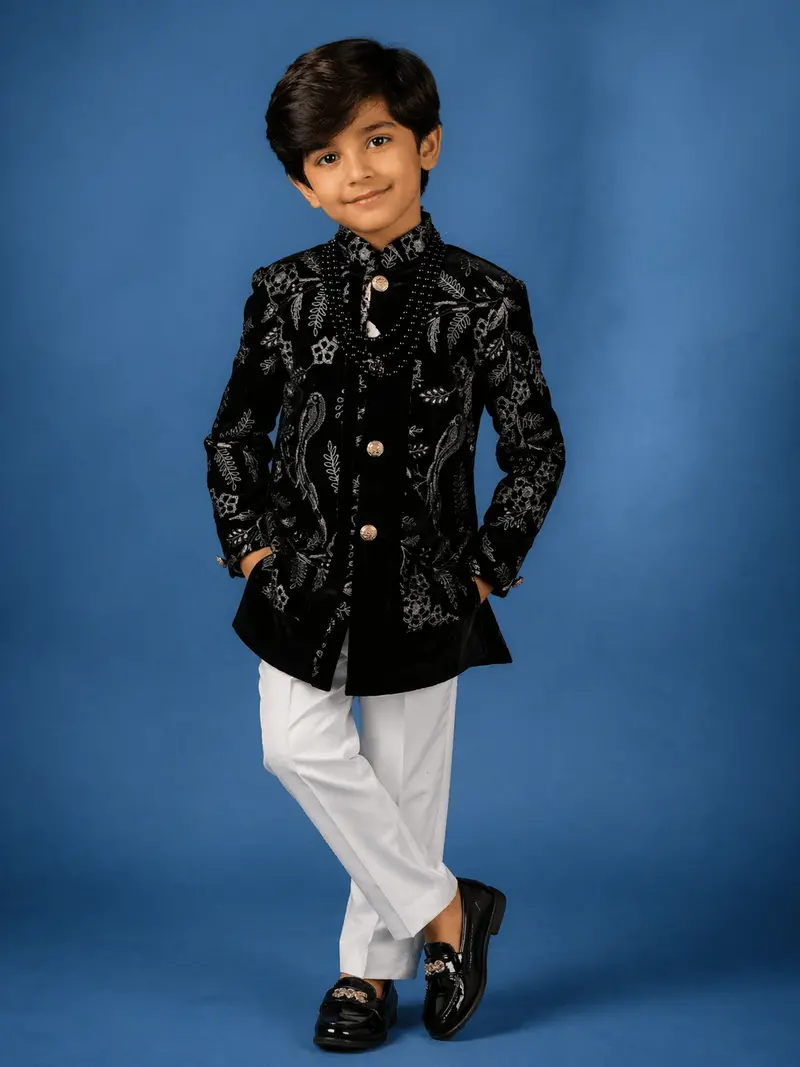 Black Floral Embroidery Velvet Sherwani And Pant Set 1