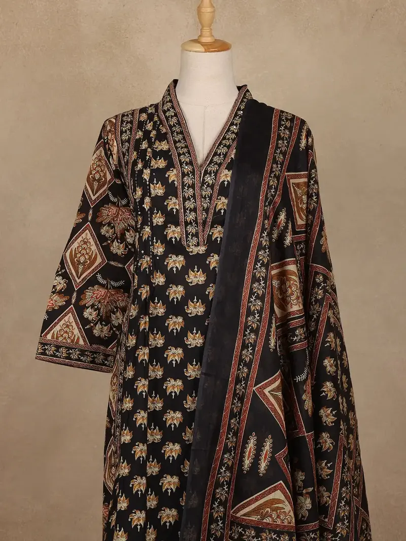Black Floral Printed Cotton Salwar Suit With Dupatta 2