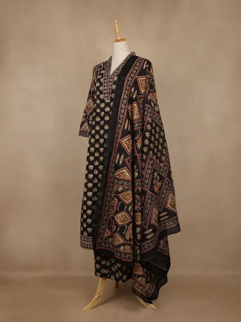Black Floral Printed Cotton Salwar Suit With Dupatta 3