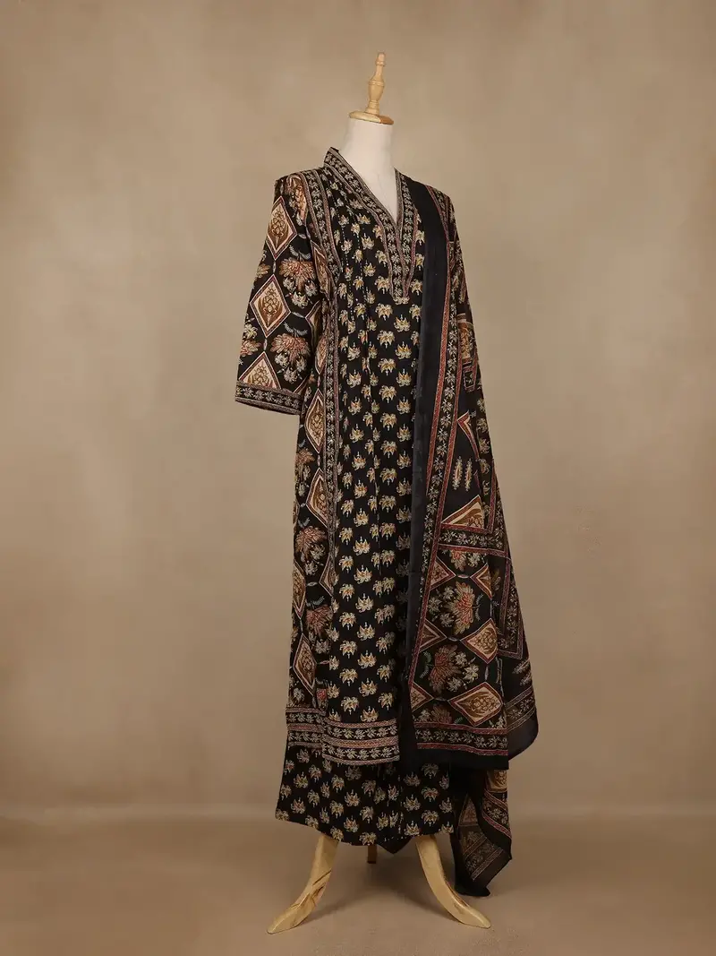 Black Floral Printed Cotton Salwar Suit With Dupatta 4