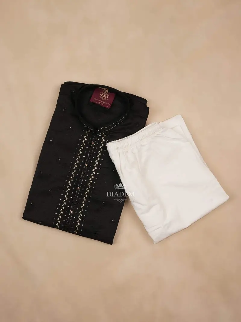 Black Kurta Set With Floral Embroidery With Pant 1