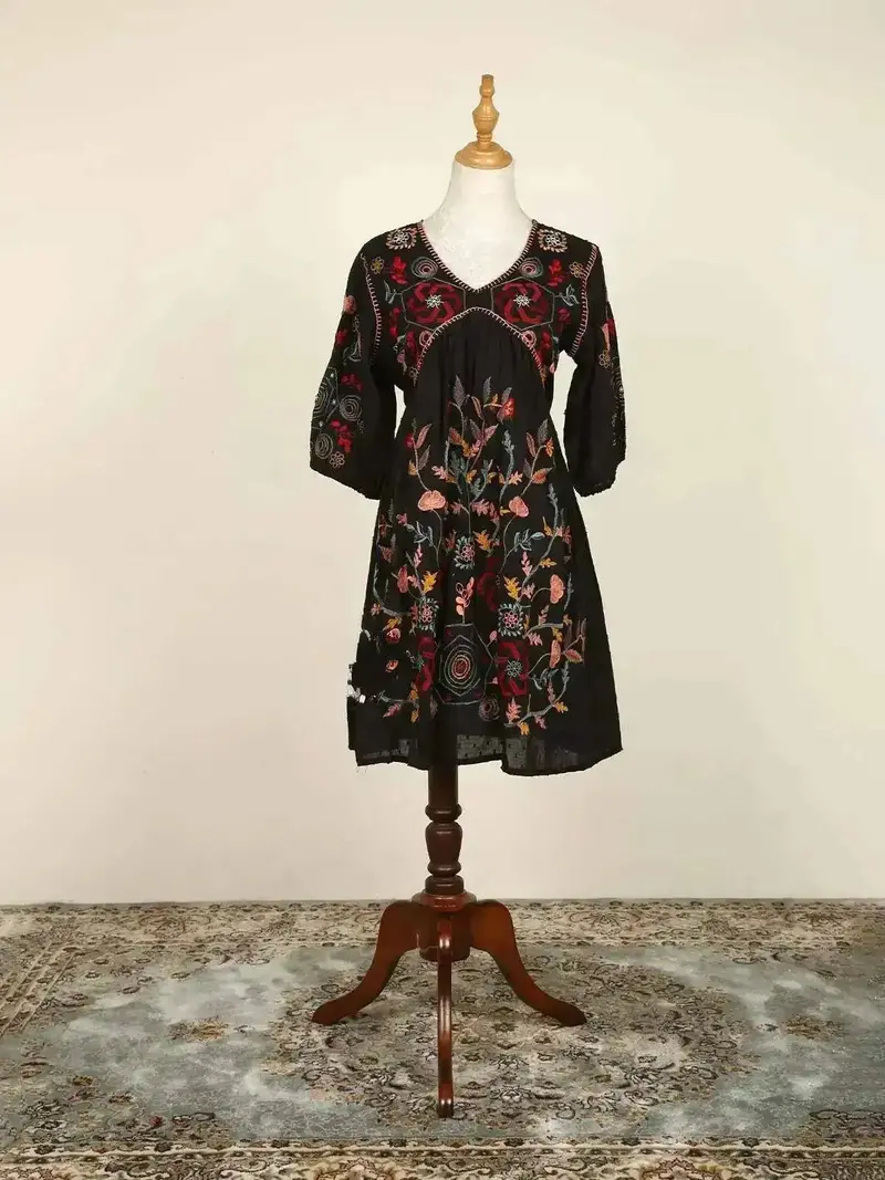 Black Kurti With Floral Embroidery With Prints 1