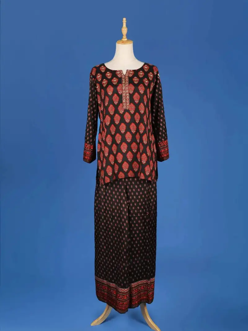 Black Palazzo Salwar Suit For Women Adorned With Floral Prints With Notch Neck And 3/4 Sleeve 1