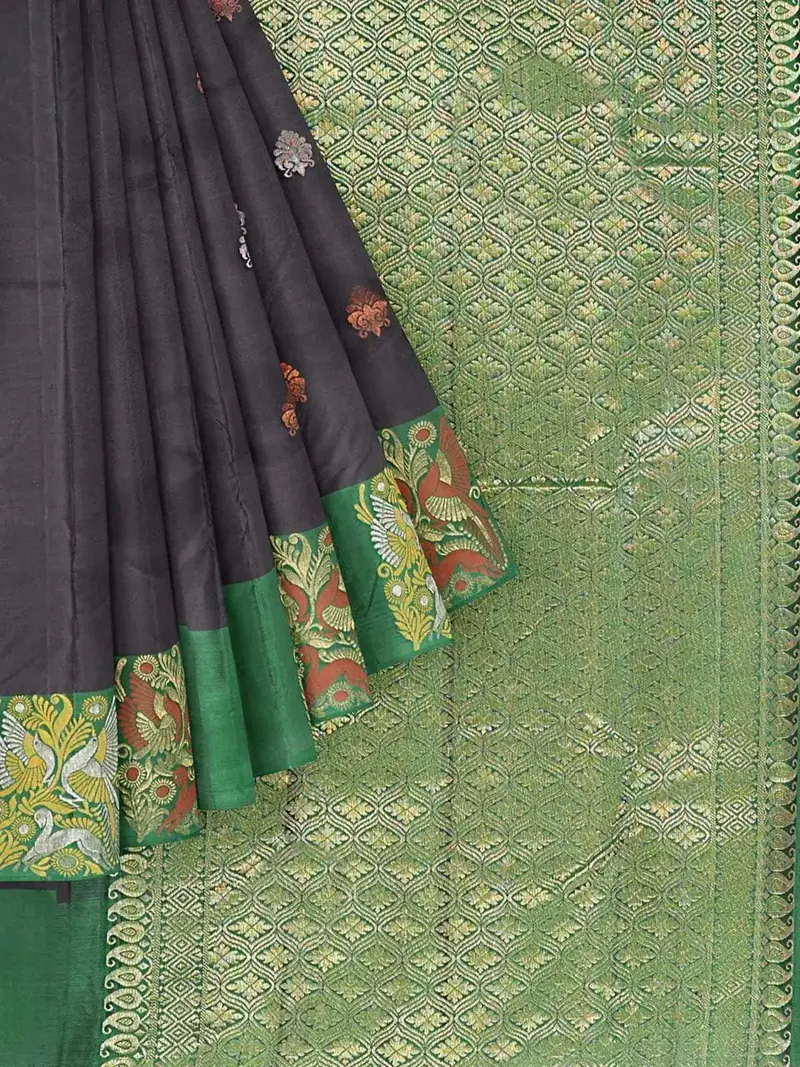 Black Pure Kanchipuram Silk Saree With Floral Motif On The Body And Contrast Zari Border 1