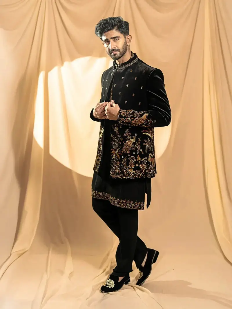 Black Raw Silk Floral Designed Sherwani Suit 1
