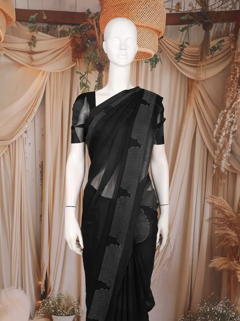 Black Solid Design Chiffon Saree With Contrast White Pattern Border 2