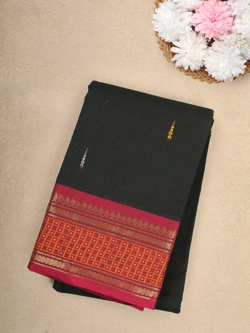 Black Solid Design Cotton Saree With Pink Zari Woven Border 1