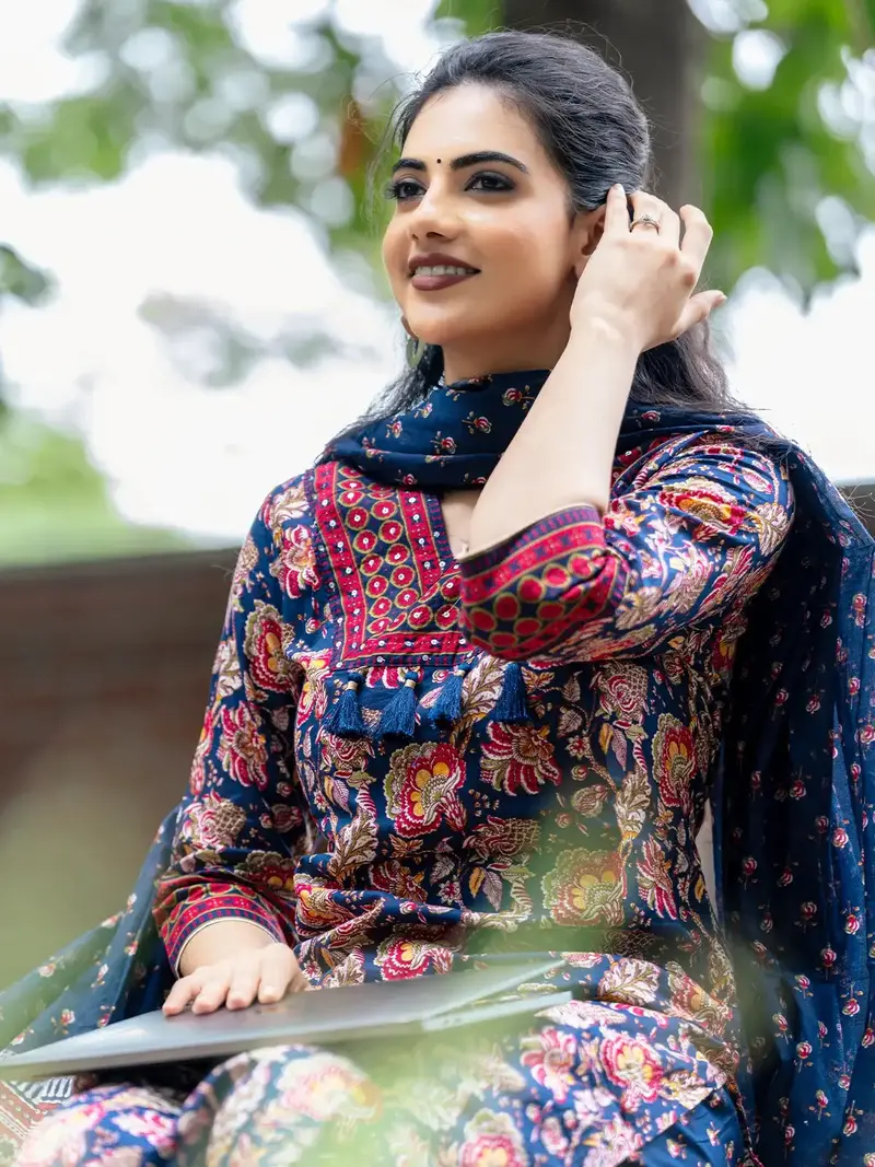 Blue Floral Printed Cotton Salwar Suit 2