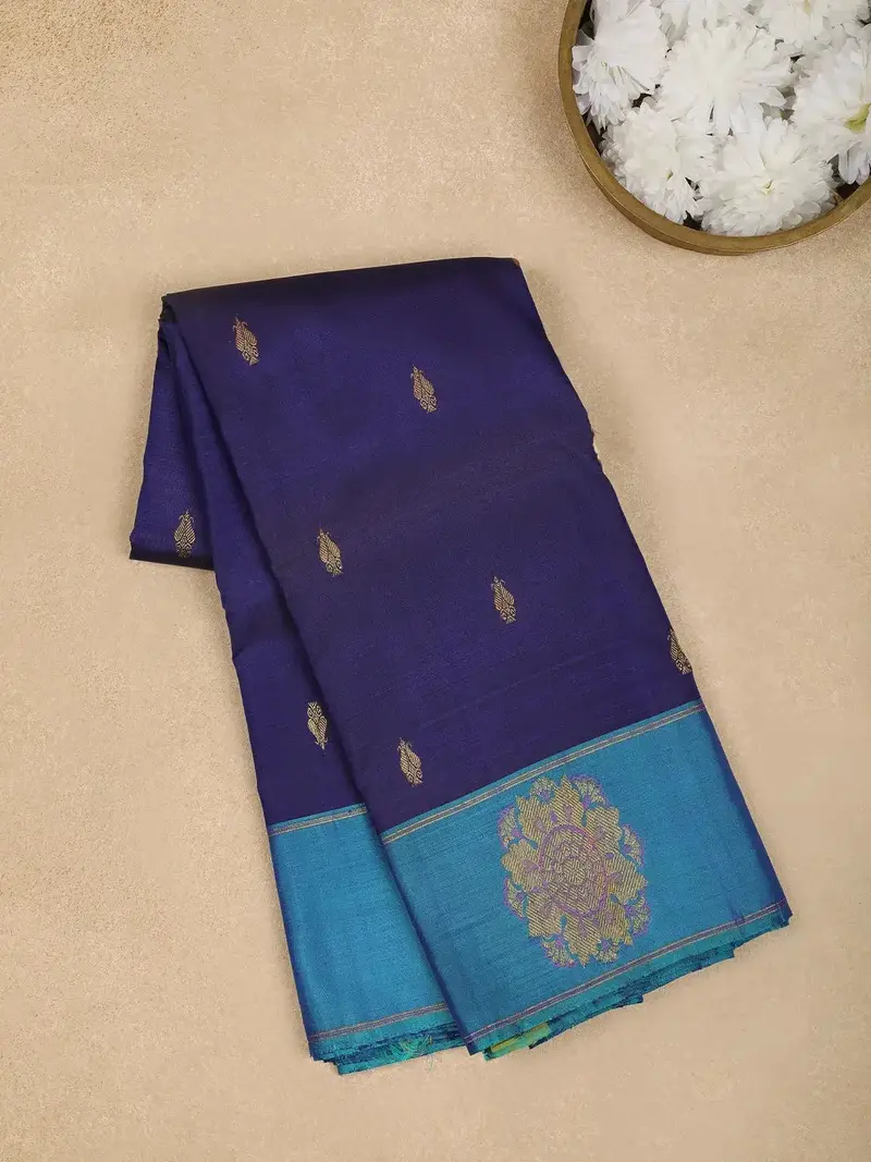 Blue Floral Woven Pure Kanchipuram Silk Saree 1