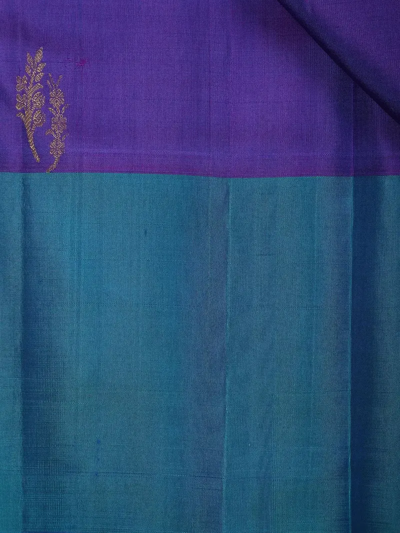 Blue Floral Woven Pure Kanchipuram Silk Saree 2