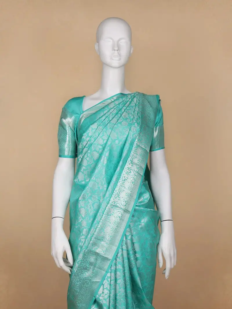Blue Floral Woven Pure Kanchipuram Silk Saree 2