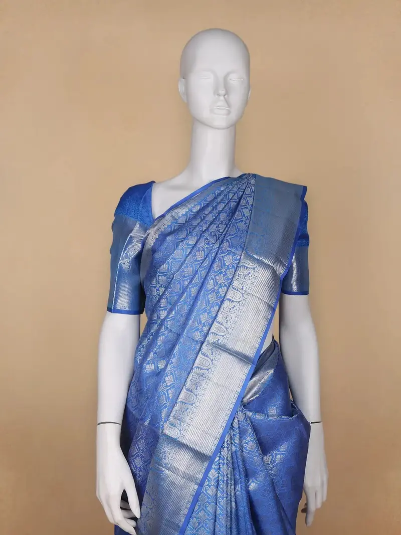 Blue Floral Woven Pure Kanchipuram Silk Saree 2