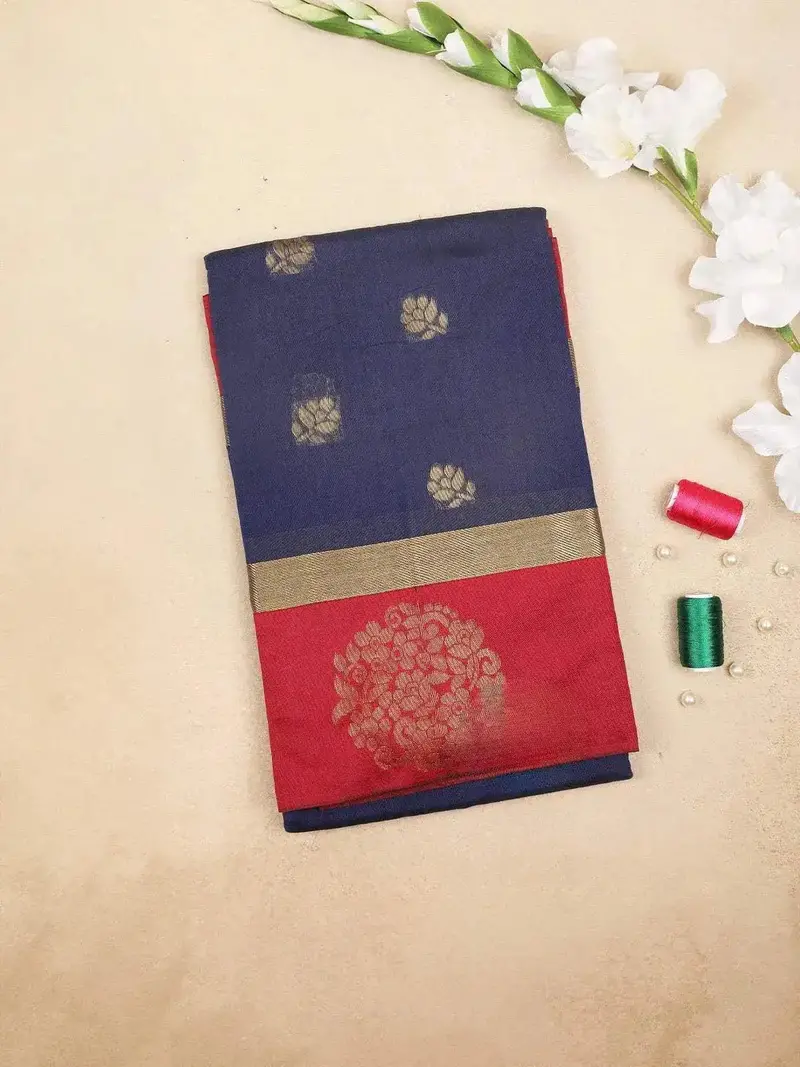 Blue Silk Cotton Saree With Flower Motif On The Body With Contrast Designed Border 1