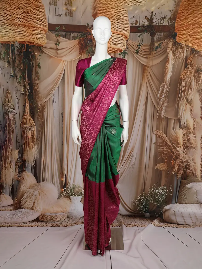 Bottle Green Butta  Design Pure Kanchipuram Silk Saree 1