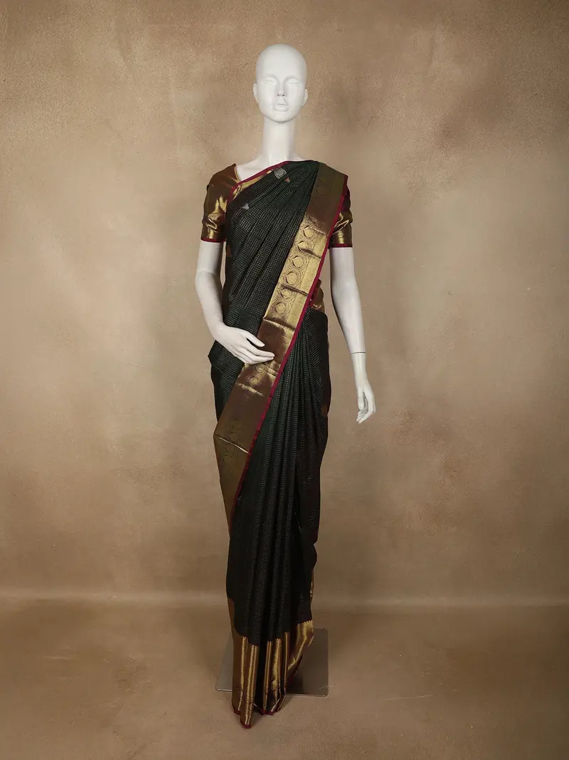 Bottle Green Checked Woven Design Pure Kanchipuram Silk Saree With Contrast Border 1