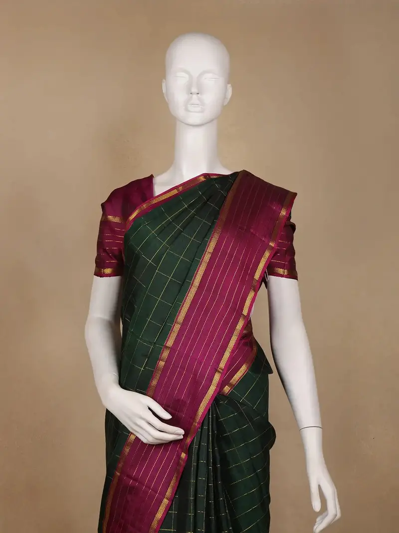 Bottle Green Checks Woven Pure Kanchipuram Silk Saree With Zari Border 2