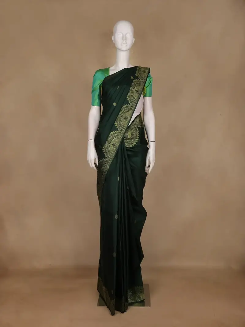 Bottle Green Floral Butta Woven Pure Kanchipuram Silk Saree 1