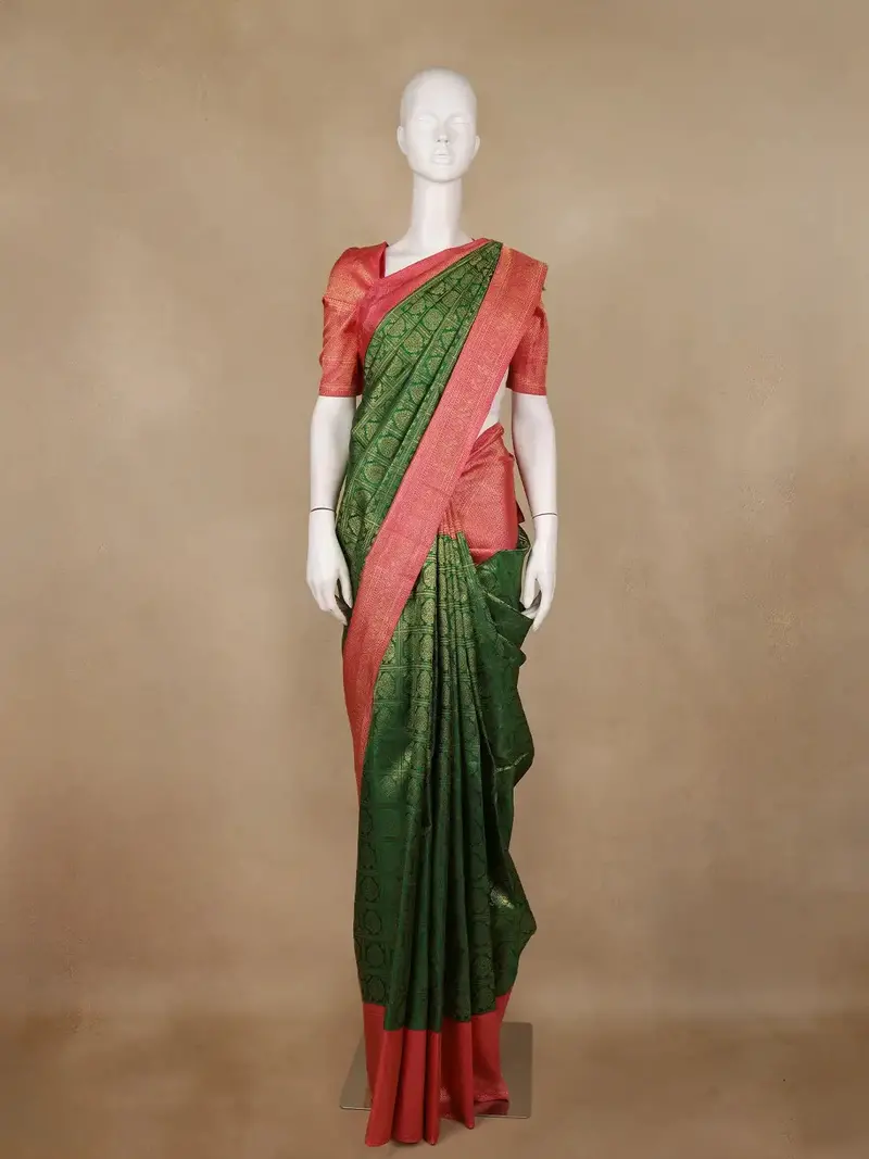 Bottle Green Floral Checks Woven Pure Kanchipuram Silk Saree 2