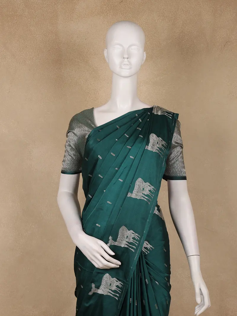 Bottle Green Motif Design Semi Banarasi Silk Saree 2
