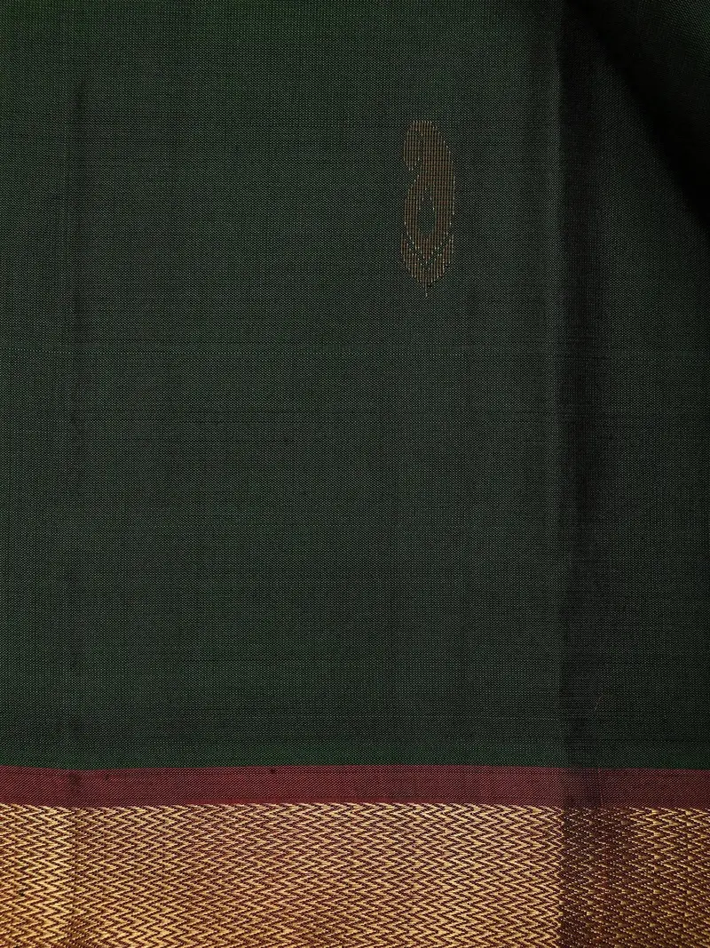 Bottle Green Paisley Motif Pure Kanchipuram Silk Saree 2