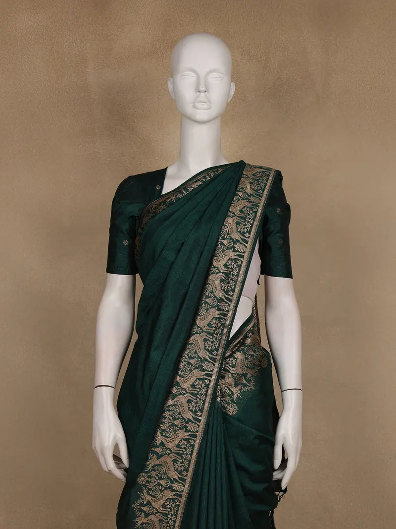 Bottle Green Solid Design Raw Silk Saree With Zari Border 2