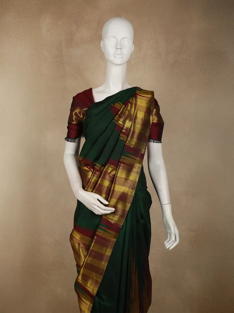 Bottle Green Temple Zari Woven Design Pure Kanchipuram Silk Saree 2