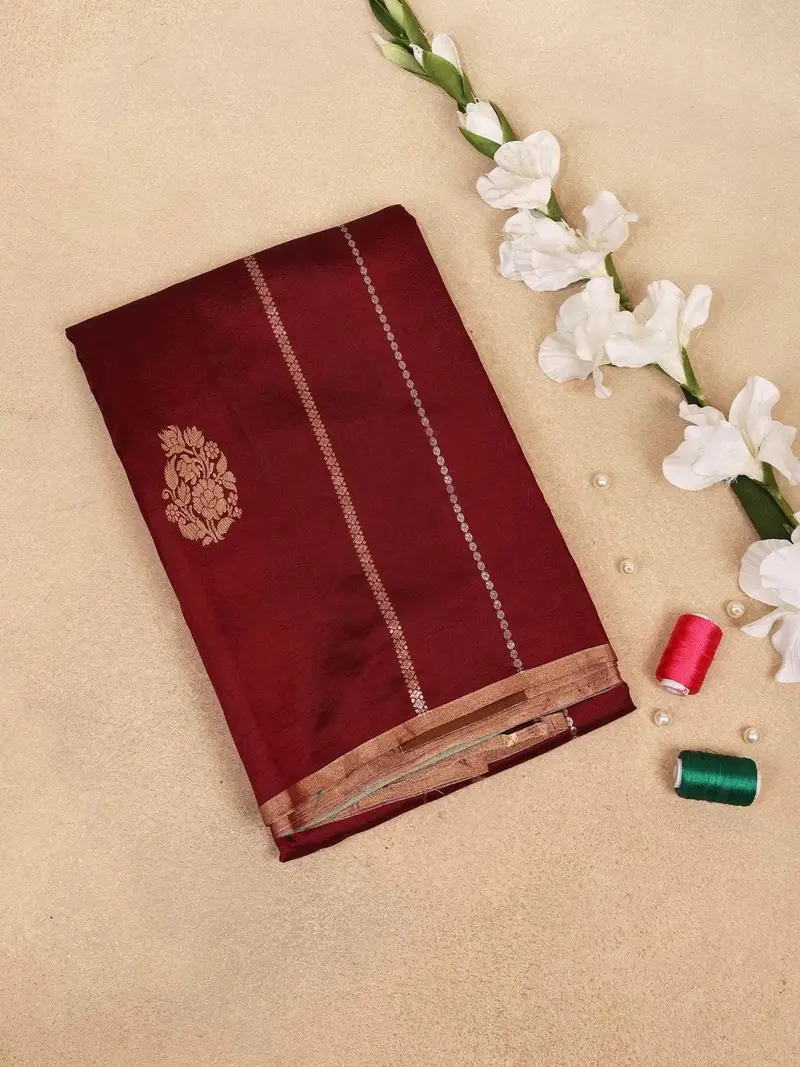 Brown Banarasi Saree With Floral Motif On The Body With Zari Border 1