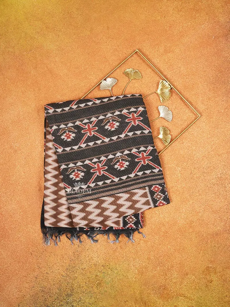 Brown Cotton Saree With Chevron Designs On The Body With Contrast Border 1