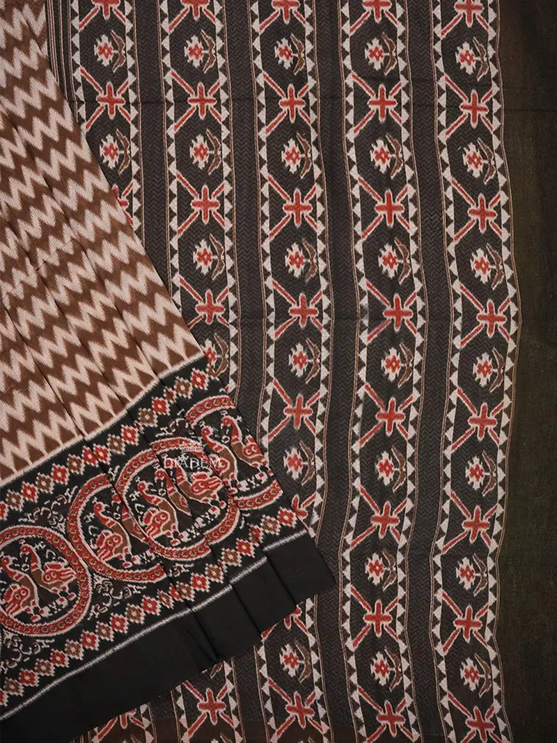 Brown Cotton Saree With Chevron Designs On The Body With Contrast Border 2