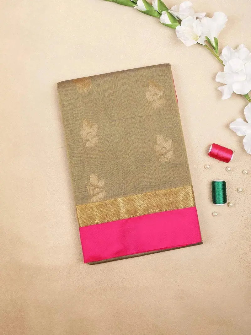 Brown Silk Cotton Saree With Flower Motif Design On The Body With Contrast Border 1