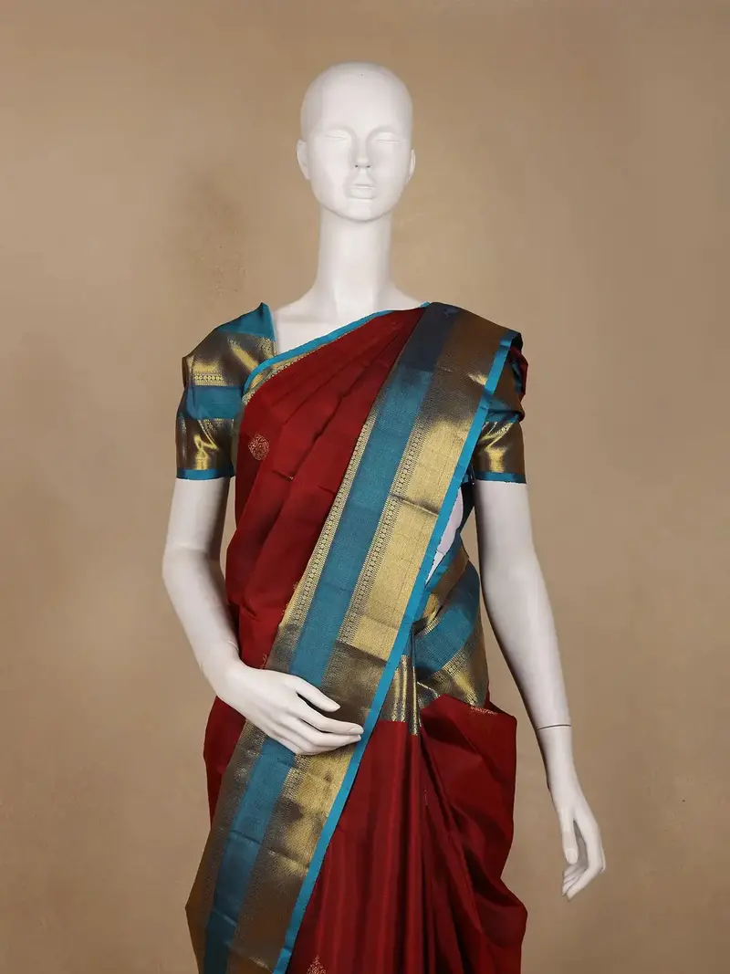 Burgundy Floral Motif Woven Pure Kanchipuram Silk Saree With Zari Border 2