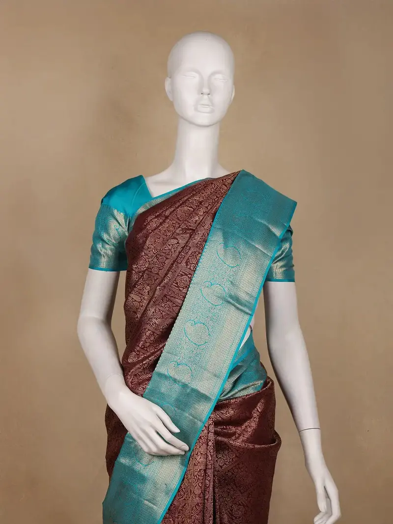 Burgundy Floral Woven Pure Kanchipuram Silk Saree 2