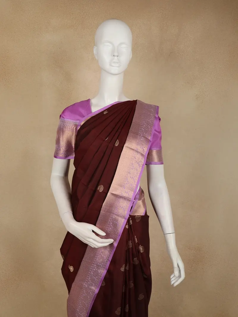 Burgundy Paisley Butta Woven Design Pure Kanchipuram Silk Saree With Contrast Zari Border 2