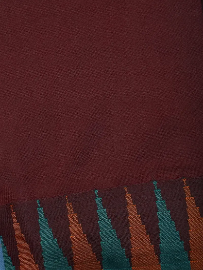 Burgundy Zig-Zag Design Border Soft Silk Saree 2
