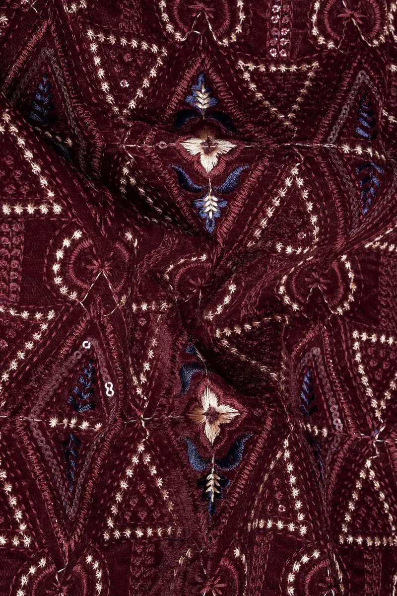 Castro Maroon And Peach Geometric Thread And Sequin Embroidered Indo-Western 3