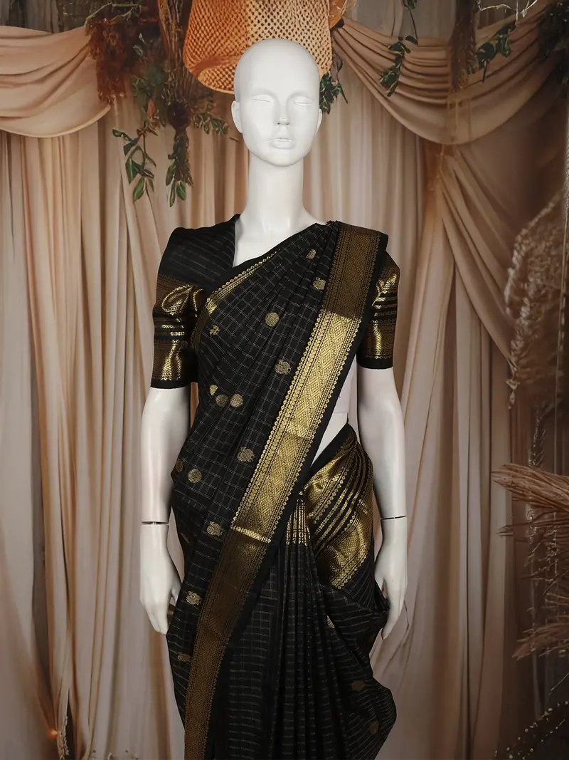 Classic Black Checked Peacock Butta Woven Design Pure Kanchipuram Silk Saree With Contrast Zari Border 2